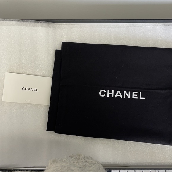 CHANEL Suede Boots NIB - Picture 9 of 9